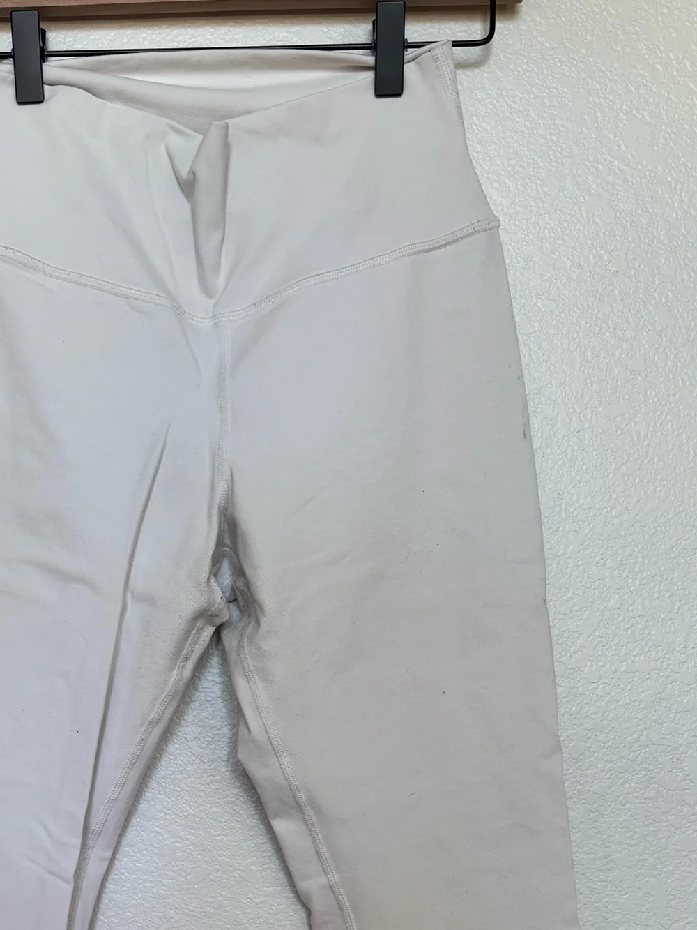 ALO Yoga Cream High-Rise Leggings